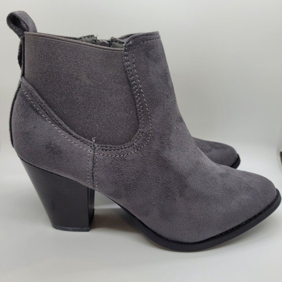 Sociology Women's Gray Suede Ankle Bootie High Heel‎ Size 7.5 - Picture 4 of 16
